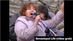 Тетяна Єрмакова – голова Російської общини Севастополя на мітингу 23 лютого 2014 року.