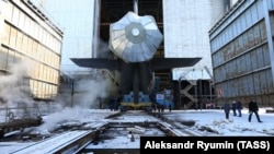 Imagine din 2017 a unui submarin nuclear, de la șantierul Sevmash, în apropiere de baza militară unde s-a produs explozia