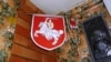 У Лёзьне кіроўца хуткай дапамогі павесіў каля дома шыльду «Жыве беларус» 