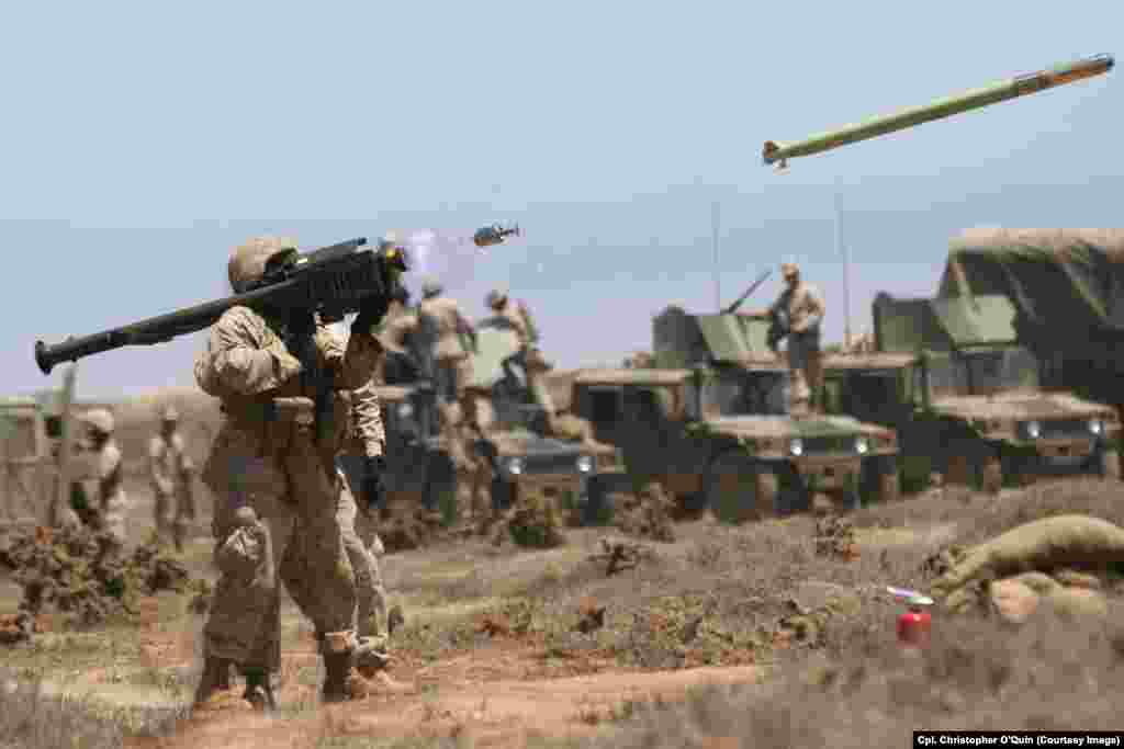 Ракети Stinger Тисячі зенітних ракет, які запускаються з плеча, були відправлені в Україну Сполученими Штатами та іншими країнами після початку повномасштабного вторгнення Росії в лютому 2022 року. До травня того ж року Вашингтон передав Україні більше ніж чверть американських запасів цього виду озброєння