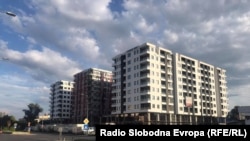 Tri ndërtesa në Shkup të Maqedonisë së Veriut. Fotografi ilustruese nga arkivi.
