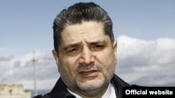 Armenia -- Prime Minister Tigran Sarkisian speaks to journalists during a visit to Ararat region, 13Apr2011.