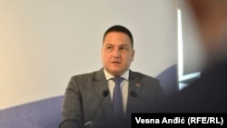 Branko Ruzic a demisionat din funcția de ministru sârb al educației, în urma atacul armat dintr-o școală belgrădeană (foto arhivă)