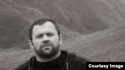 Хангошвили Чеченистонда Россияга қарши курашган гуруҳлардан бирига раҳбарлик қилган.