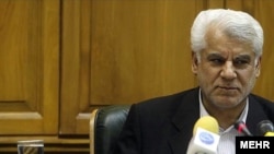 محمود بهمنی، رییس کل بانک مرکزی ایران.