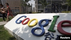 Häzirki ýagdaýlar “Google” kompaniýasynyň hytaý resmileri bilen senzura we ozalky kiber-hüjümler sebäpli öňden hem dartgynly gatnaşyklaryny has-da ýitileşdirjege meňzeýär.