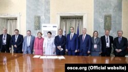 La negocierile anterioare de la Roma