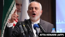 محمد جواد ظریف در نشست یکجانبه‌گرایی و قوانین بین‌الملل در دانشگاه علامه طباطبایی تهران در روز ۲۹ مهر