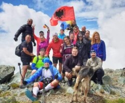 Udhërrëfyesit e Trek Balkan me turistët e huaj