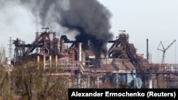 За словами керівництва комбінату, укриття на території «Азовсталі» є достатньо міцними і надійними
