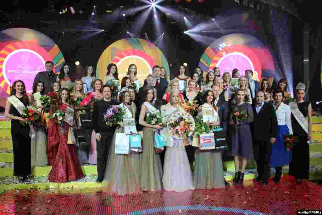 "Татарстан чибәре-2016" бәйгесендә катнашучылар һәм жюри әгъзалары