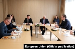 Takimi i parë ndërmjet kryemnistrit të Kosovës, Albin Kurti, dhe presidentit të Serbisë, Aleksandar Vuçiq, në kuadër të dialogut në Bruksel.