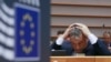 Premierul maghiar Viktor Orbán într-o sesiune plenară a Parlamentului European în care a fost foarte criticat în legătură cu situația statului de drept în Ungaria, la Bruxelles, 26 aprilie, 2016.