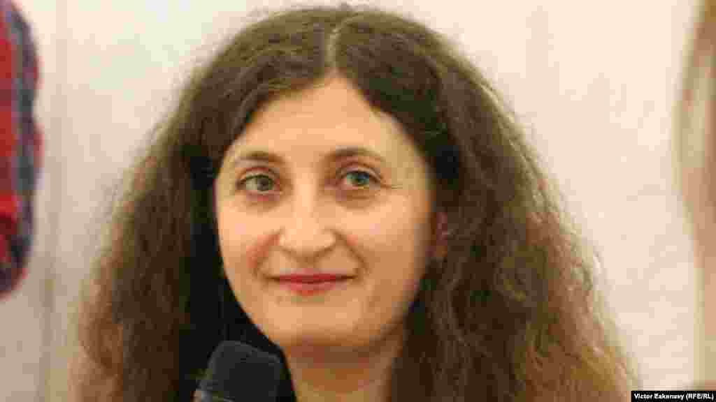 Liliana Corobca la standul de carte al României de la Frankfurt