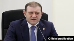 Действующий мэр Еревана, кандидат от РПА Тарон Маркарян