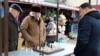 Jucători de şah la piaţa din Cimișlia