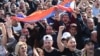Он миңдеген адамдар митингге чыгып жатып 23-апрелде Серж Саргсянды өкмөт башынан кетирген.