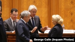 Premierul Viorica Dăncilă, ministrul de finanțe, Eurgen Teodorovici și Florin Iordache. 