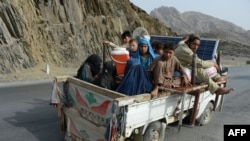 په هلمند کې په وروستیو څو ورځو کې جګړې د پخوا په پرتله زیات شدت موندلی او ګڼ شمېر کورنۍ یې له امله بې ځایه شوي دي.