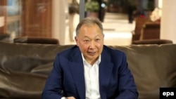 Курмабек Бакиев китептин бет ачарынан кийин