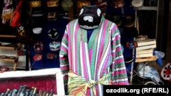 Özbek milli eşigi (Illýustrasiýa suraty)