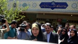 فائزه هاشمی پس از برگزاری دادگاه- ۱۶ مردادماه ۱۳۹۲