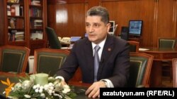 Премьер-министр Армении Тигран Саргсян дает интервью Радио Азатутюн, 30 декабря, 2011 г.