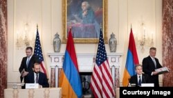 ABŞ-nyň döwlet sekretary Antoni Blinken we Ermenistanyň daşary işler ministri Ararat Mirzoýan hyzmatdaşlyk ylalaşygyna gol çekdi.