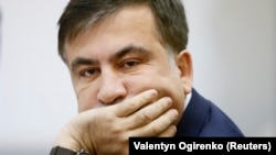 Украинский оппозиционный политик и бывший президент Грузии Михаил Саакашвили на судебном заседании. Киев, 3 января 2018 года.