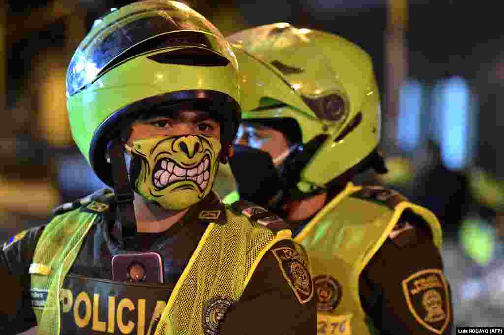 Policajac u gradu Kali u Kolumbiji, 20. marta.