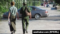 Türkmen harby gullukçylary (arhiw suraty)