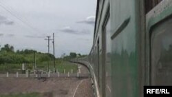 Бишкектен Орусия шаарлрына жол тарткан поезддер Казакстанды аралап өтөт.