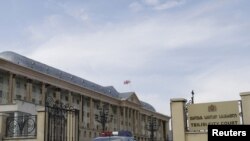 Зал заседания №2 городского суда Тбилиси рассчитан всего на 50 посетителей