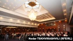 შეხვედრა „შერატონ მეტეხი პალასში“