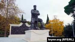 Пам’ятник російському царю Олександру III 
