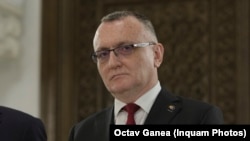 Ministrul Educației Sorin Câmpeanu a dat semnalul pentru ca școlile să ceară trecerea în sistem online din motive administrative.