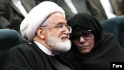 فاطمه کروبی در کنار همسرش، مهدی کروبی