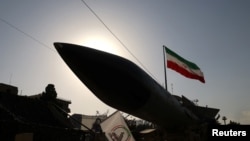 نمایش یک راکت ایران