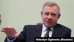 «Говорити про тиск і нічого не робити – це говорити», – аргументував свою відставку Яків Смолій 