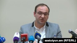 Ազգային ժողովի աշխատակազմի ղեկավարի նախկին տեղեկալ Արսեն Բաբայանը ասուլիս է հրավիրել, 14-ը նոյեմբերի, 2019թ., Երևան