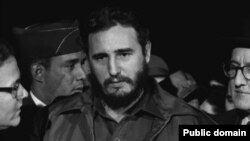 Життя Фіделя Кастро у фотографіях