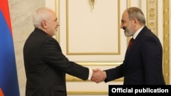Armenia - Prime Minister Nikol Pashinian meets with Iranian Foreign Minister Mohammad Javad Zarif, Yerevan, May 26, 2021.