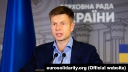 Народний депутат наразі вивчає можливість оскаржити рішення Парламентської асамблеї в ЄСПЛ