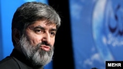 علی مطهری می‌گوید که ضرورتی برای ادامه حصر موسوی و کروبی وجود ندارد.