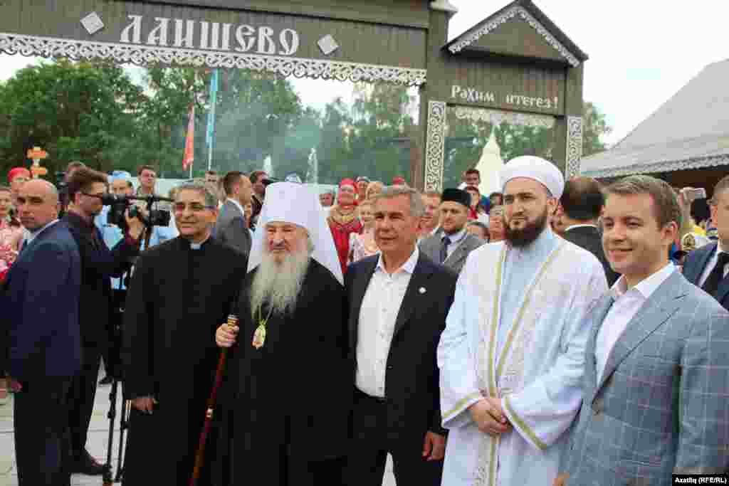 Татарстан президенты һәм Русия министры республика дин әһелләре белән