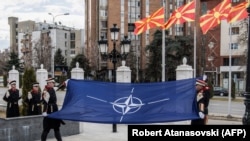 Ceremonia e ngritjes së flamurit të NATO-s para Qeverisë në Shkup. 12 shkurt, 2019.