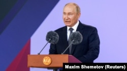 Українська влада продовжує наголошувати на важливості посилення тиску на Росію та її президента Володимира Путіна