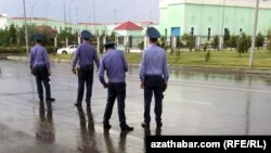 Polisiýa işgärleri, Türkmenistan (illýustrasiýa surat)