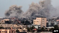 Orașele Rafah și Khan Younis (în depărtare) sunt ținta atacurilor intense ale armatei israeliene.