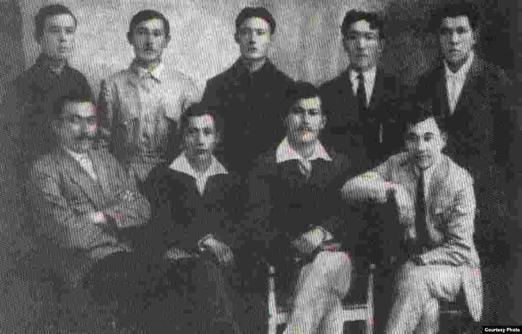 Германияда оқып жүрген қазақ жастары. 1921 жыл.